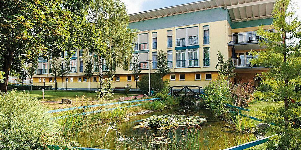 Nachbarkreisstädte von Eisenhüttenstadt sind Brieskow-Finkenheerd, Groß Lindow, Neuzelle, Ratzdorf, Wiesenau und Ziltendorf.