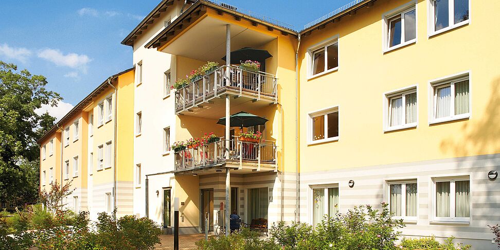 Bad Muskau ist eine sächsische Landstadt (Landkreis Görlitz) in der Oberlausitz. Die Stadt grenzt an Polen und an das Land Brandenburg. Nachbargemeinden sind Gablenz, Kromlau, Weißwasser, Halbendorf und Schleife.